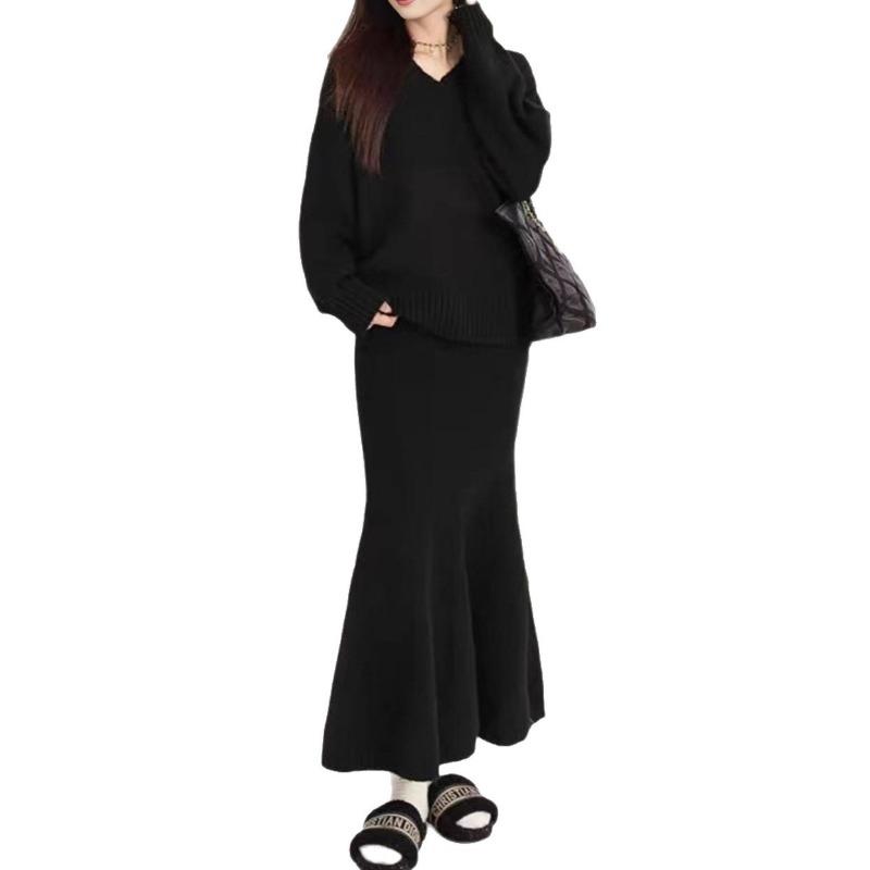 Retro Soft Waxy V-neck Sweater Set for Women's Autumn and Winter New Fishtail Hip Skirt Knitted Two-piece Set for Women