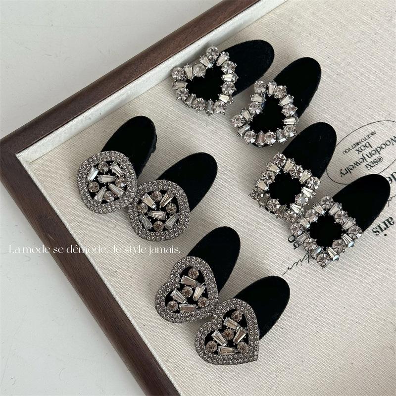 Small Rhinestone Alligator Hairclips Black Velet Duckbills for Girls and Women Shiny Hair Accessories Side Clips Simple Hairpin
