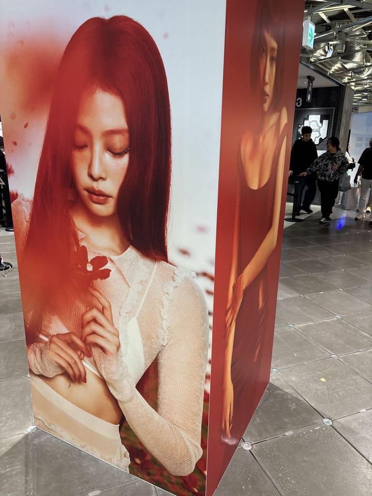 [USED] Jennie Ruby Album Tee T-shirt, size M