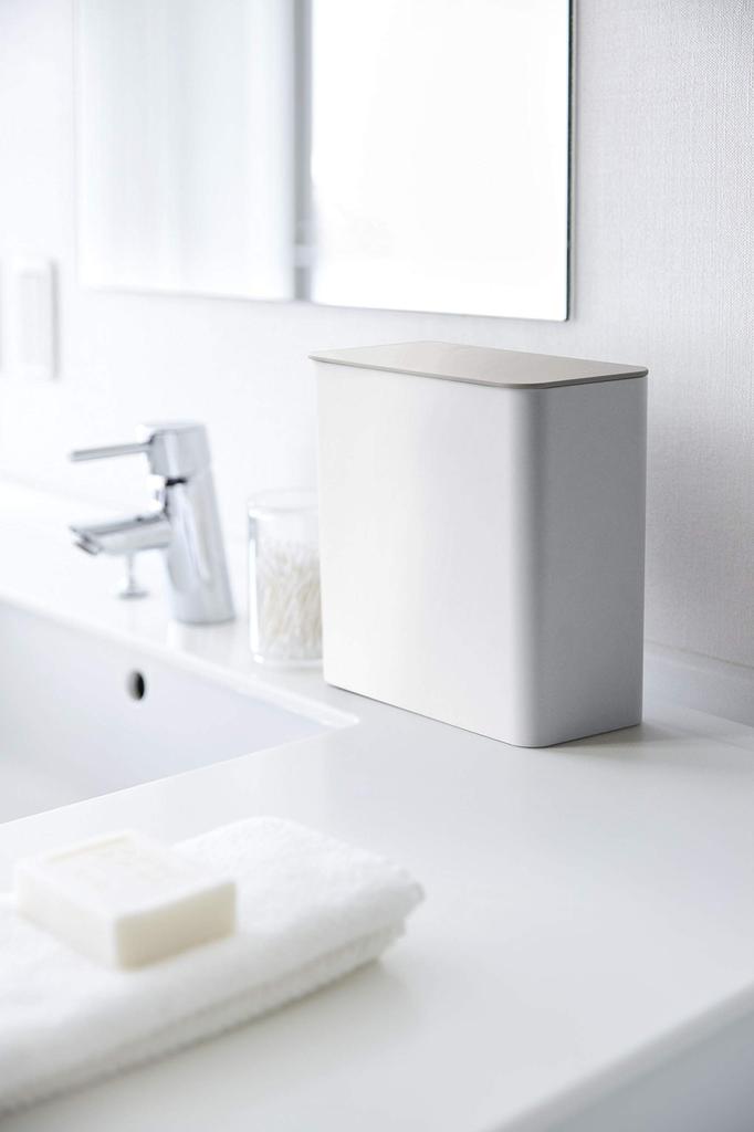 Yamazaki Magnetic & Sink Door Trash Can, White, Approx. W17 x D9.5 x H17cm, Plate, Magnetic, with Lid, Trash Can 4701