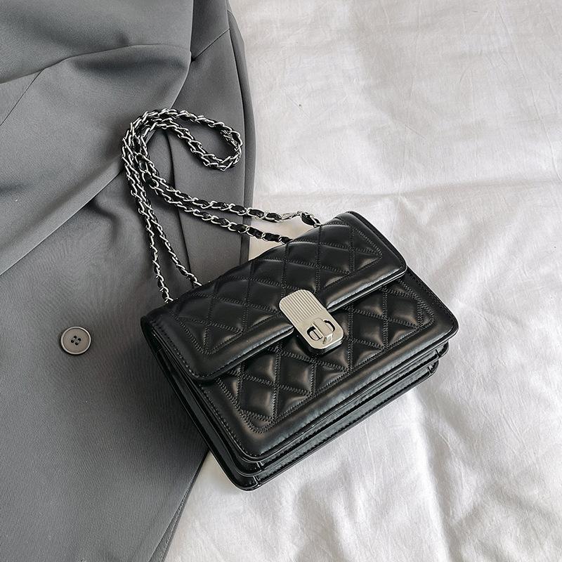 

Простая и модная маленькая сумка 2024 года, летняя новая модная сумка-мессенджер, модная сумка через плечо, простая и модная маленькая квадратная сумка чёрный