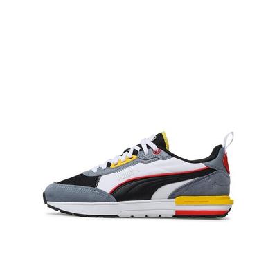 R22 Sneakers
