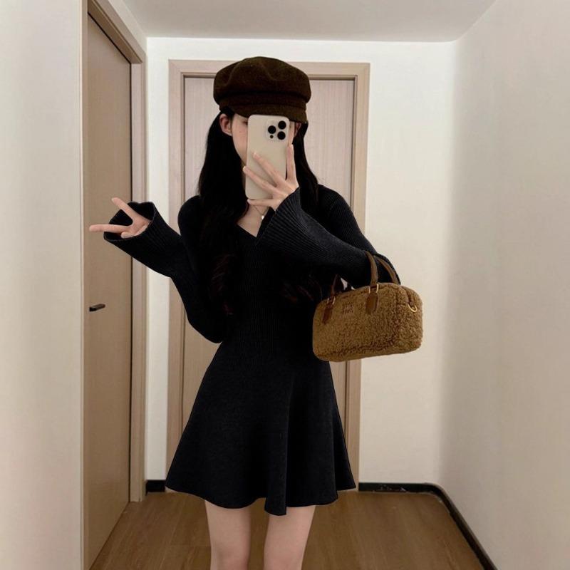 

Осень Зима V-образный вырез Элегантная Мода Вязаное Мини-платье Женщины Длинный рукав Все-в-одном Нижнее платье Халат Vestidos S чёрный