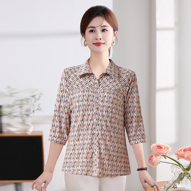 Mother's Summer Shirt: Short-Sleeved Pullover for Women in Their 50s and 60s