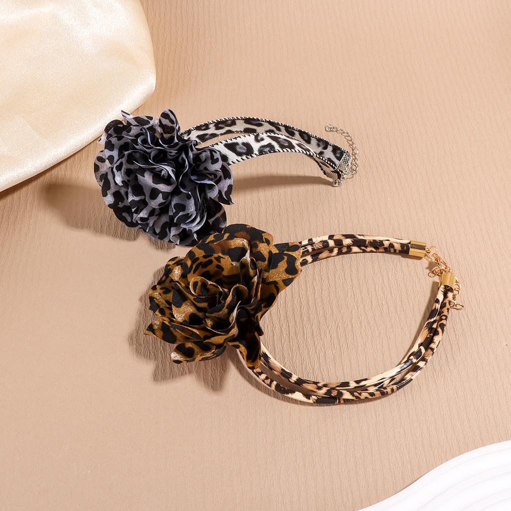 Französische Vintage Leopardenmuster Stoffblumenkette für Damen Florale PU-Ketten Party Schmuck Geschenke