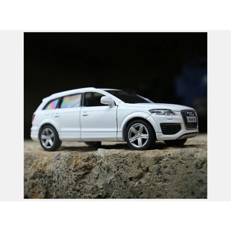 Měřítko 1/36 Q7 Terénní vozidlo Slitinový model Simulace Silové ovládání Automobilová hračka Série šperků Dárek A12