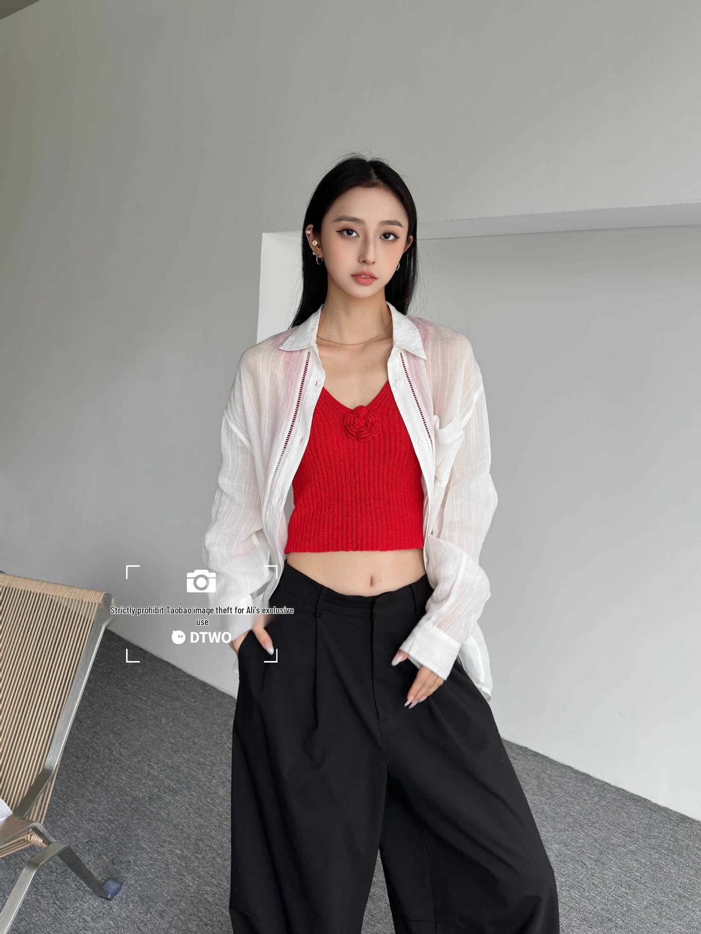 DTWO Spring/Summer Women s Thirteen Line Floral Short Knit Vest Small белый