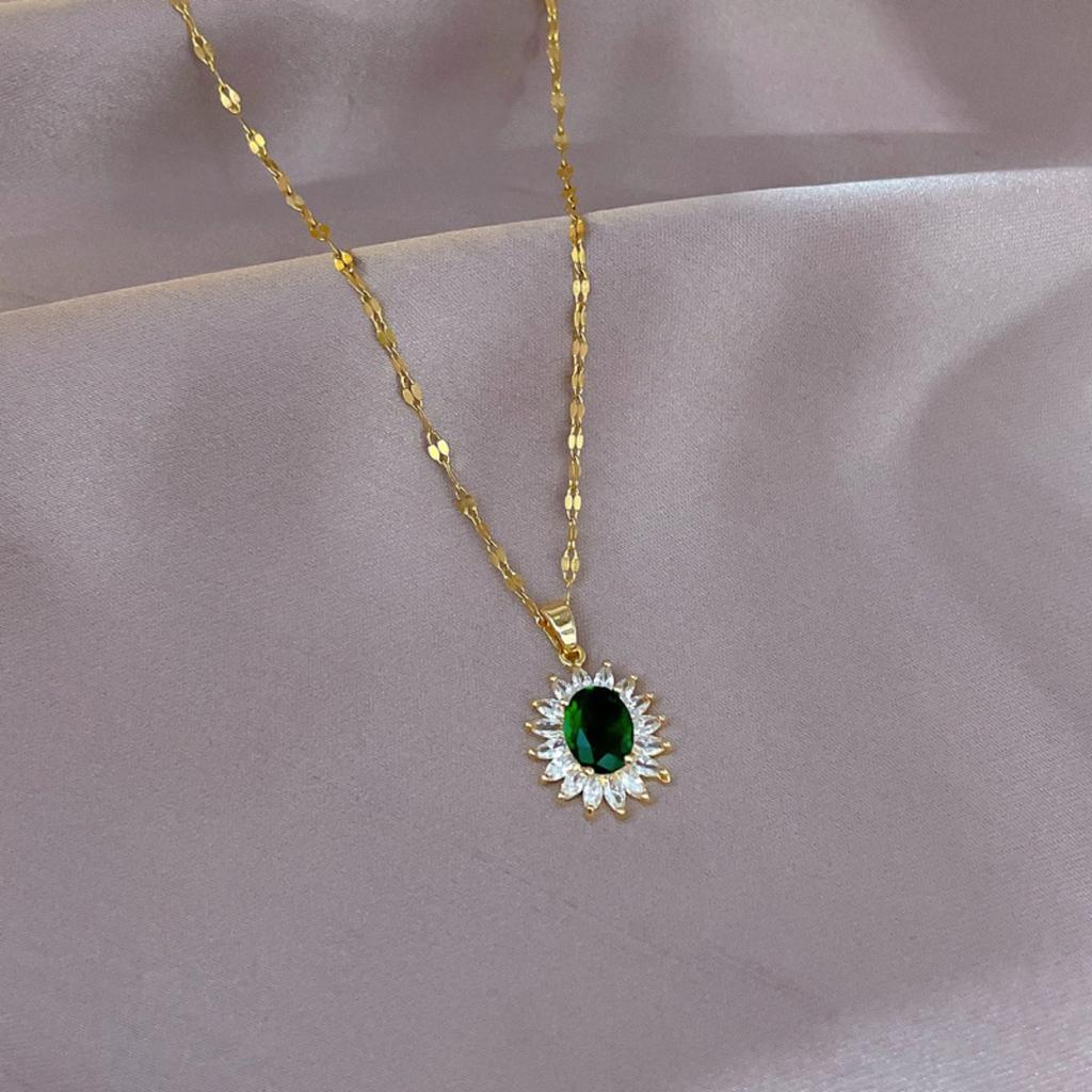 Oval Cut Emerald Green Stone Sunburst Halo Pendant Women Thin Flake Link Clavicle Necklace