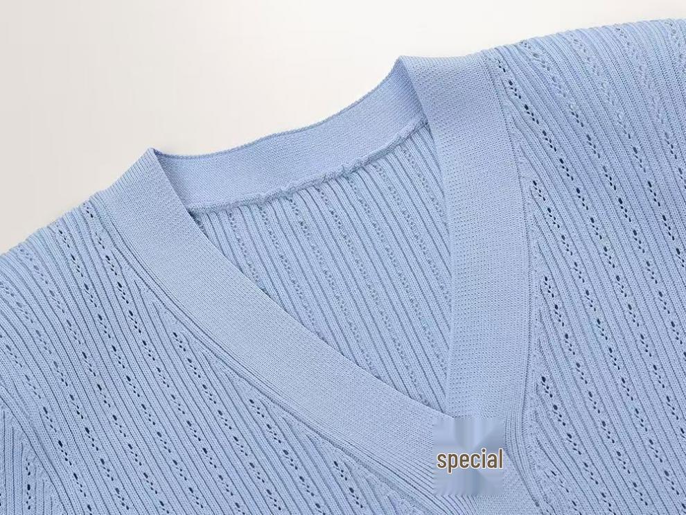 Autumn/Winter 2025 Waist-Cinching Flared Sleeve Knitted Top + Fishtail Coat Set