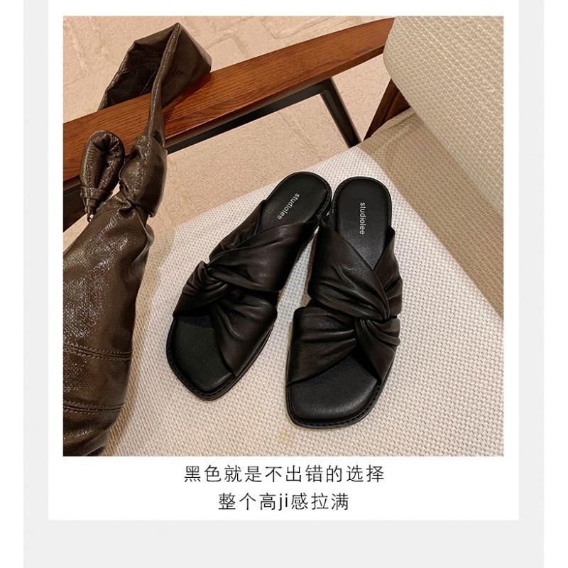 Soft~ Huge Comfortable Soft Skin Pleated Kink Versatile Square Head Cloud Half Slippers