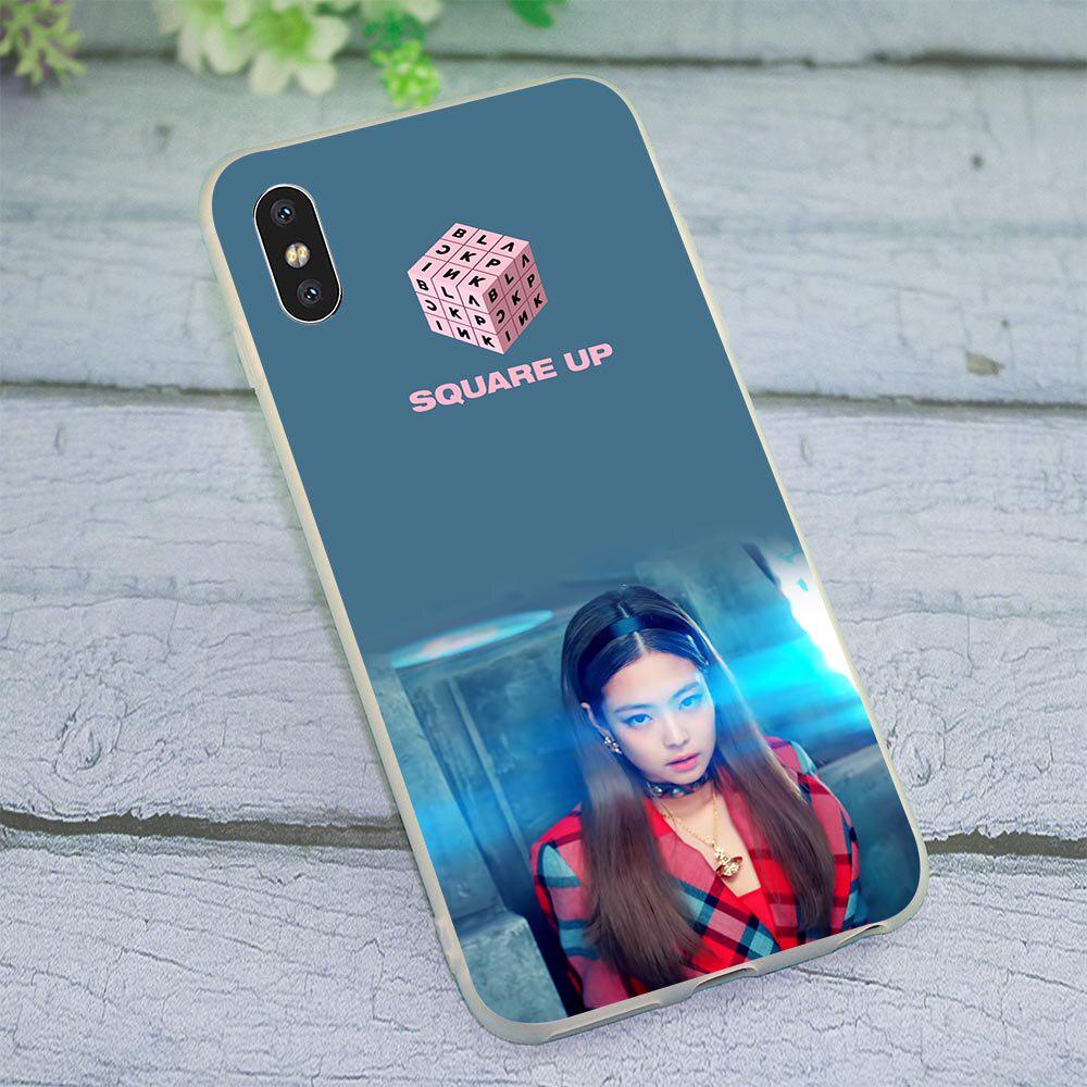Custodia IPhone 16 Plus 6.7'' Con Personaggi KPOP | Design Lisa, Jenny, Jisoo E Rose | Cover Rigida In TPU Antiurto