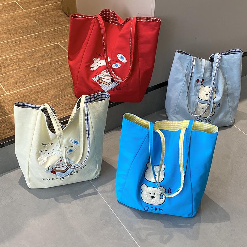 Niedliche Cartoon-Stickerei Schultertaschen für Damen Große Kapazität Schülerinnen Handtaschen Tote Lässig Kariert Weibliche Einkaufstasche