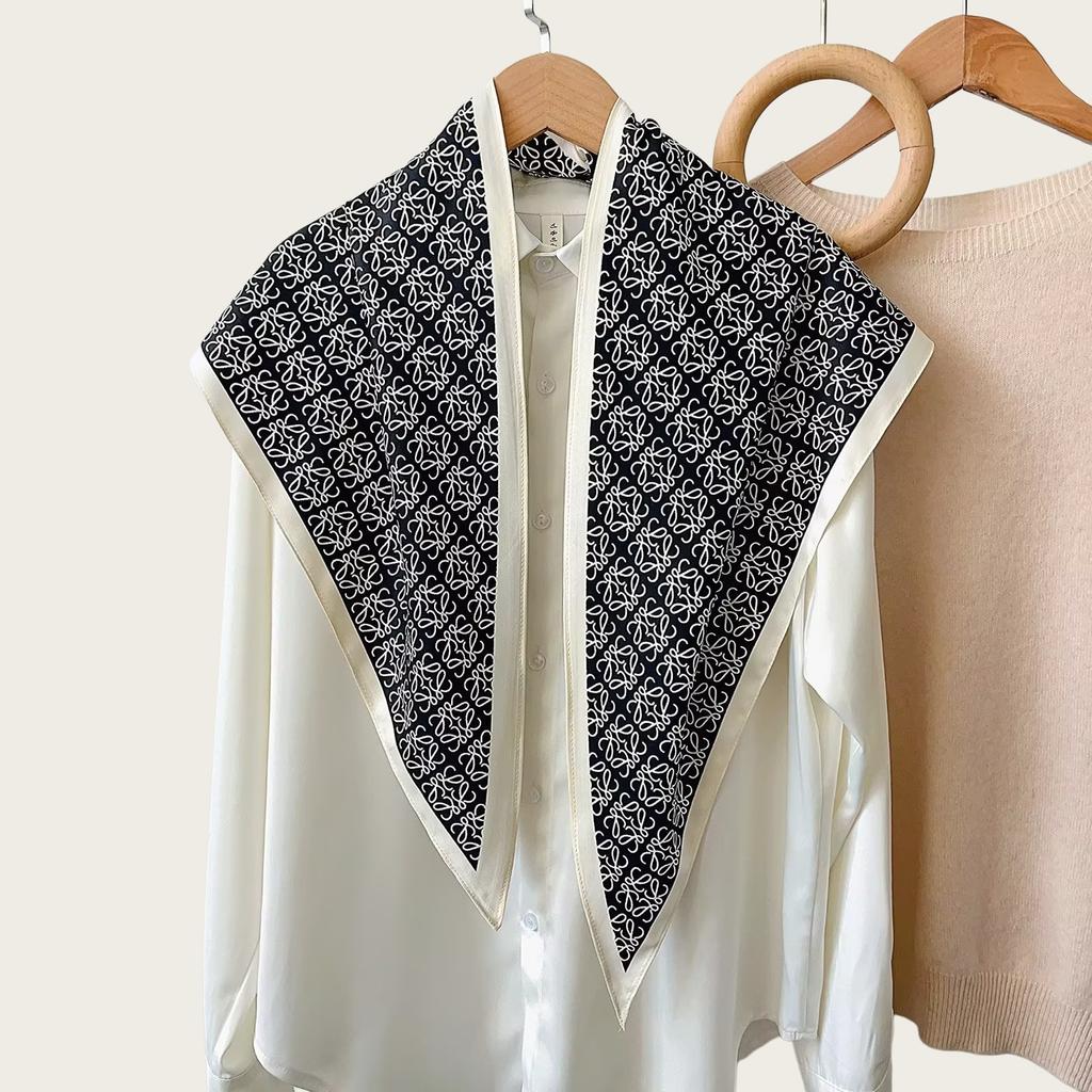 Twill silk triangular scarf, clothing accessories, cashew nut double-sided printed belt, versatile women's rhombus silk scarf, bag head, fart curtain.