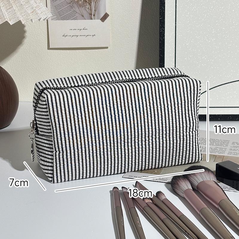 Striped Seersucker Makeup Pouch Large Capacity Durable Zipper Portable Compact Cosmetic Storage Bag for Short Trip Use