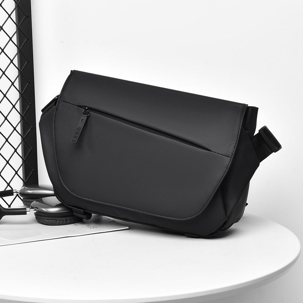 Solid Color Men's Large Capacity Shoulder Bag Outdoor Sports Crossbody Bag