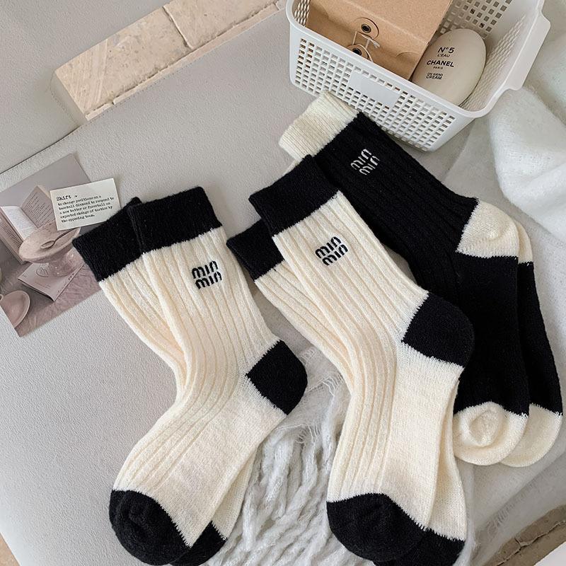 Black And White Wool Socks Season Thickened Warm Mid-Tube Stacked Socks Embroidered Letters Cashmere Confinement Socks Long Tube