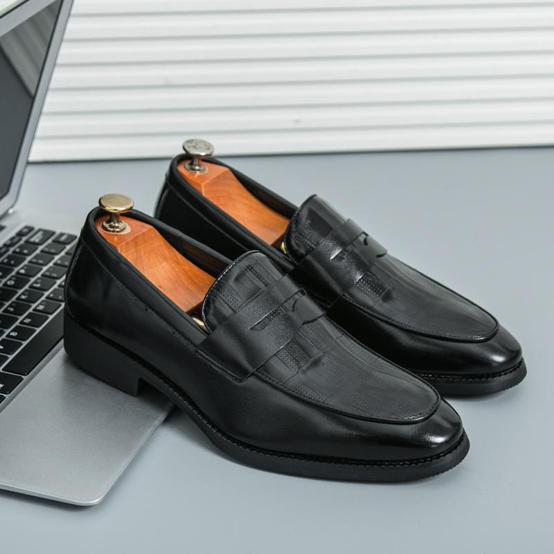 Classic Men's Business Work Shoes Massage Sole Versatile Men's Loafers Thick Soled Leather Casual Shoes Comfortable Versatile