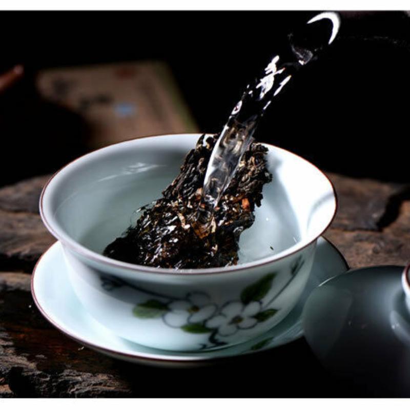 Золотой Павлин * 2015 Ли Мин Искра Пуэр Чайный Пирог 357г Сырой Пуэр Чай Пуэр — фото 4