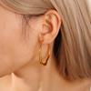 Elegante goldene C-förmige quadratische Ohrringe: Luxuriöser Stil für vielseitiges Tragen