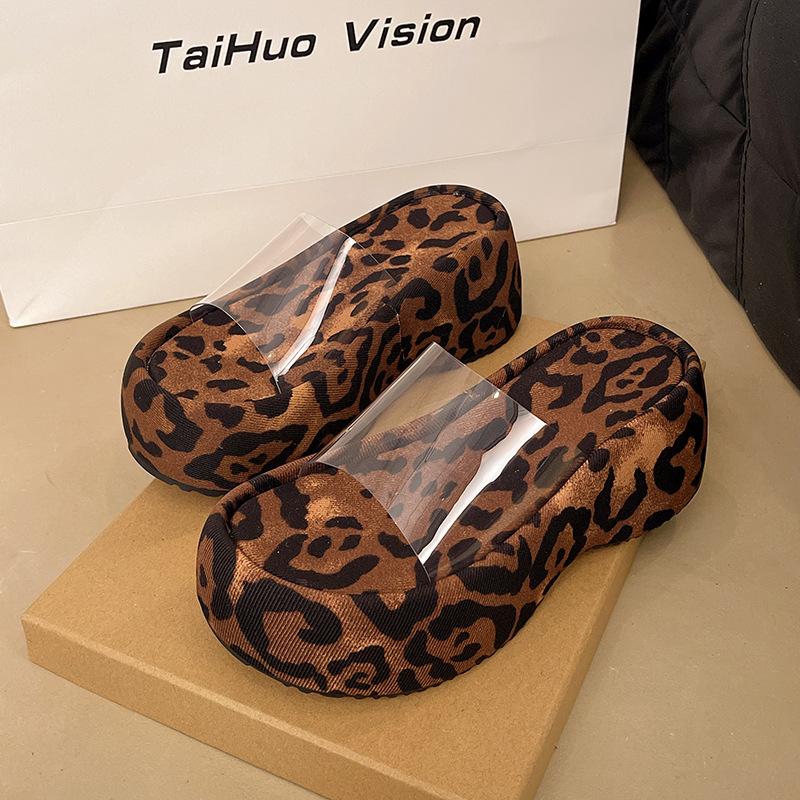 

Ретро женские шлепанцы на платформе летняя прозрачная модель 2025 года, новые, маленькие, с юбкой, повседневные сандалии на одной перемычке 40 цветной печати леопарда