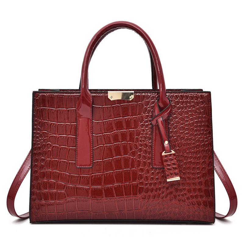 Women's European & American Style Crocodile Handbag: Large Capacity Shoulder & Crossbody Bag