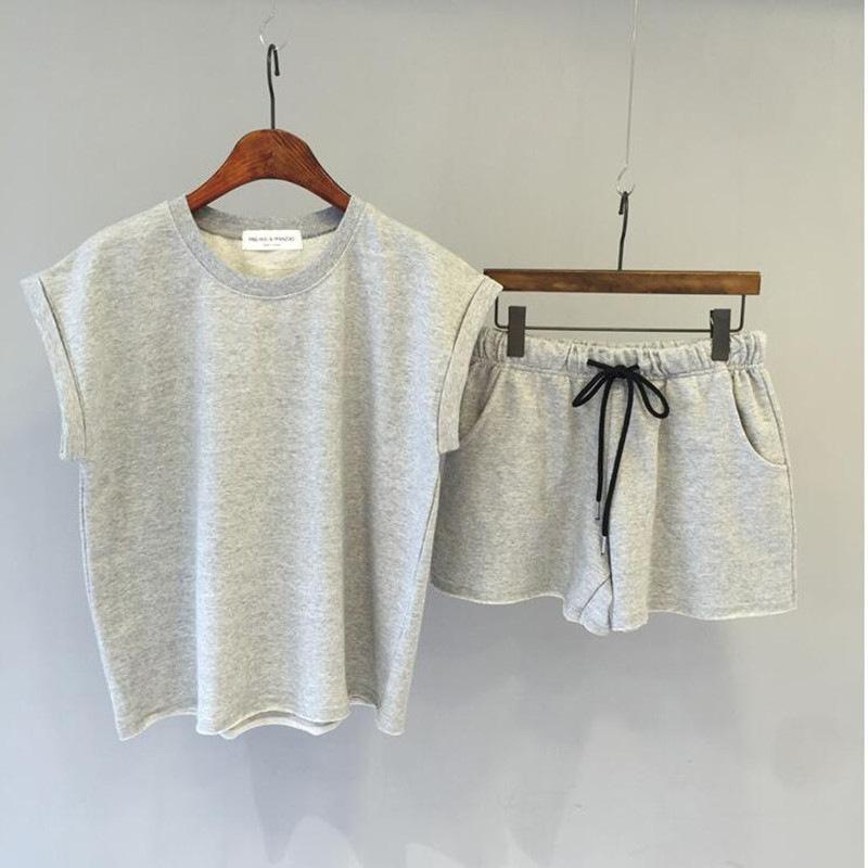 Women's Summer Loose Casual Set Solid Color Simple Round Neck Pullover T-shirt + Shorts Two-piece Set