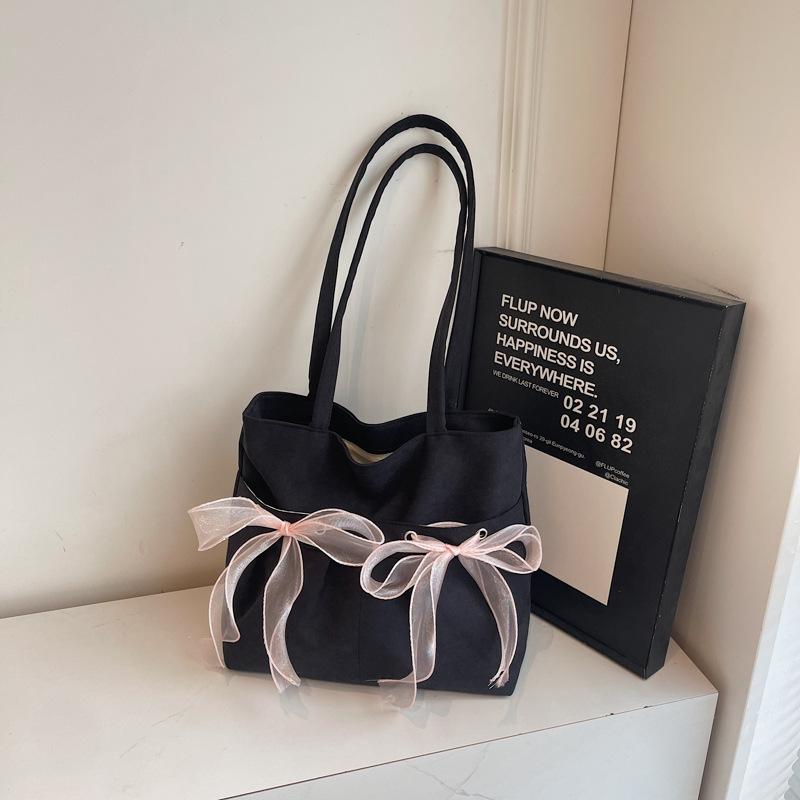 Korean version of fashionable large-capacity underarm commuter bag women's bag 2025 new bow tote bag shoulder bag