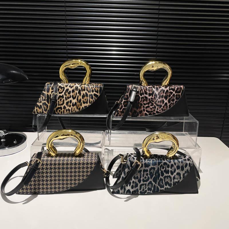 Autumn leopard print bag women's 2025 new Korean version of fashion plaid texture foreign style versatile portable messenger small square bag