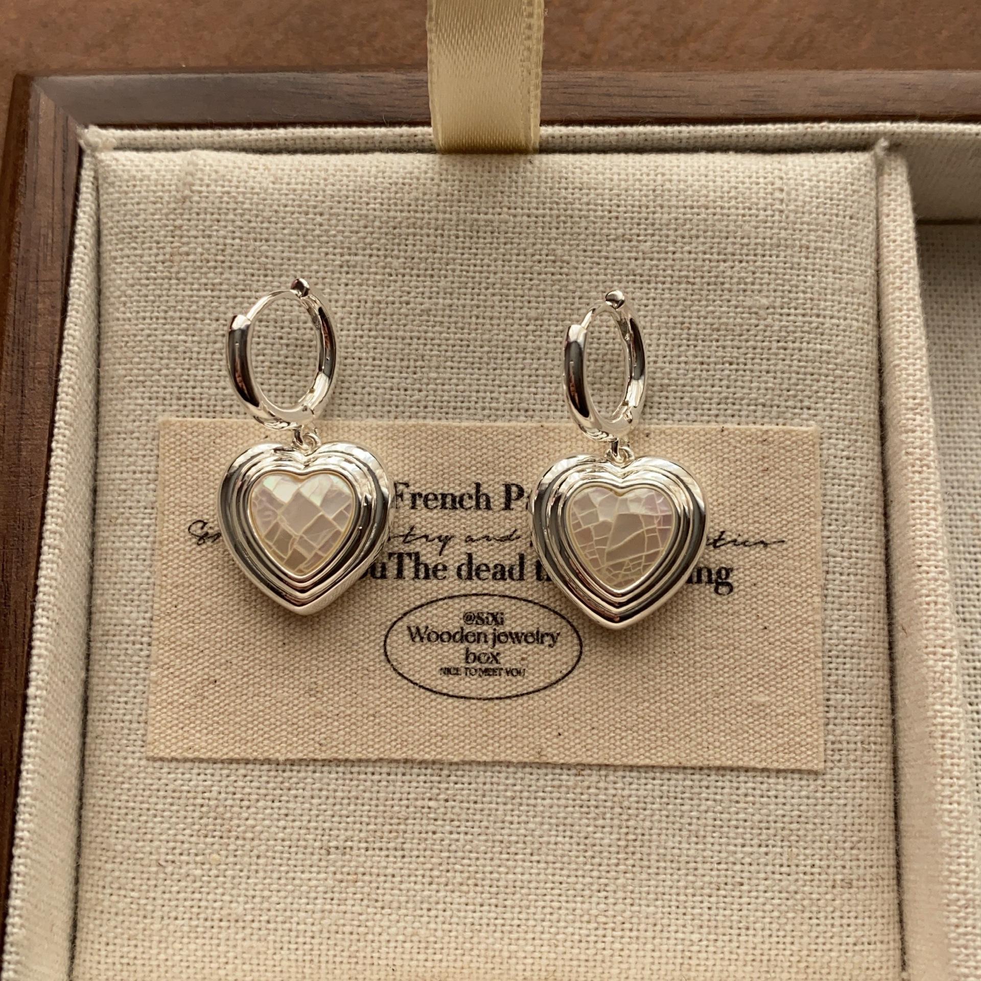 Exquisite love natural fritillary stud earrings romantic gentle earrings personalized earrings