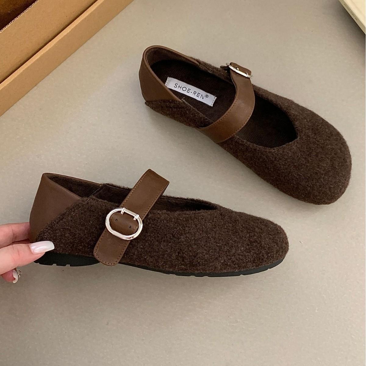 

Осень-зима 2025 новая модель, туфли-лодочки с круглым носком, с ремешком на одной пуговице, с мелким вырезом, из бархата, универсальные, на мягкой подошве, закрывающие стопу, Doudou, одинарные туфли для беременных 35