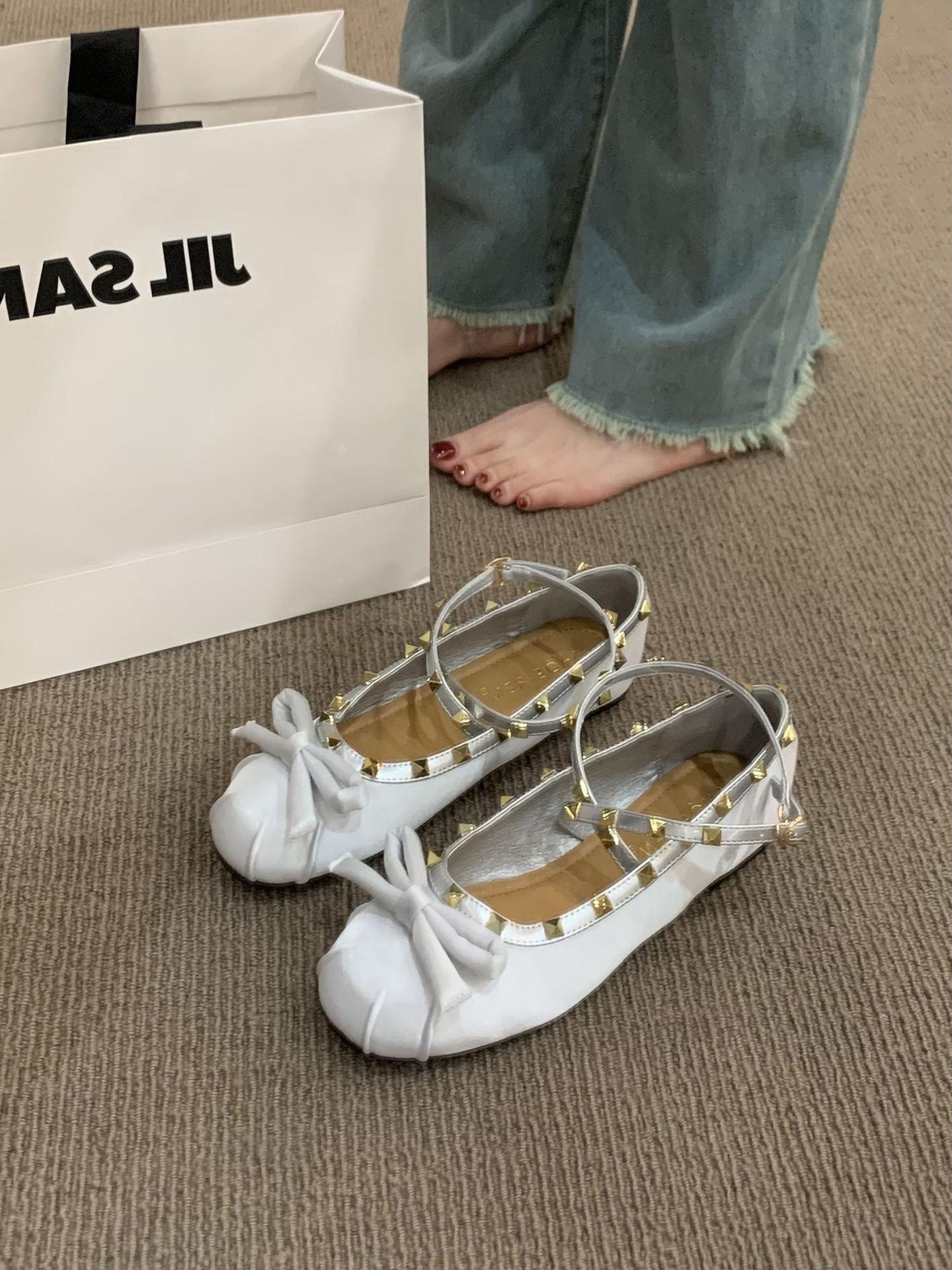 

Xieyiren fairy rivet ballet shoes girl 2025 summer and autumn new bow evening wind heightening ladyshoes single shoes 39