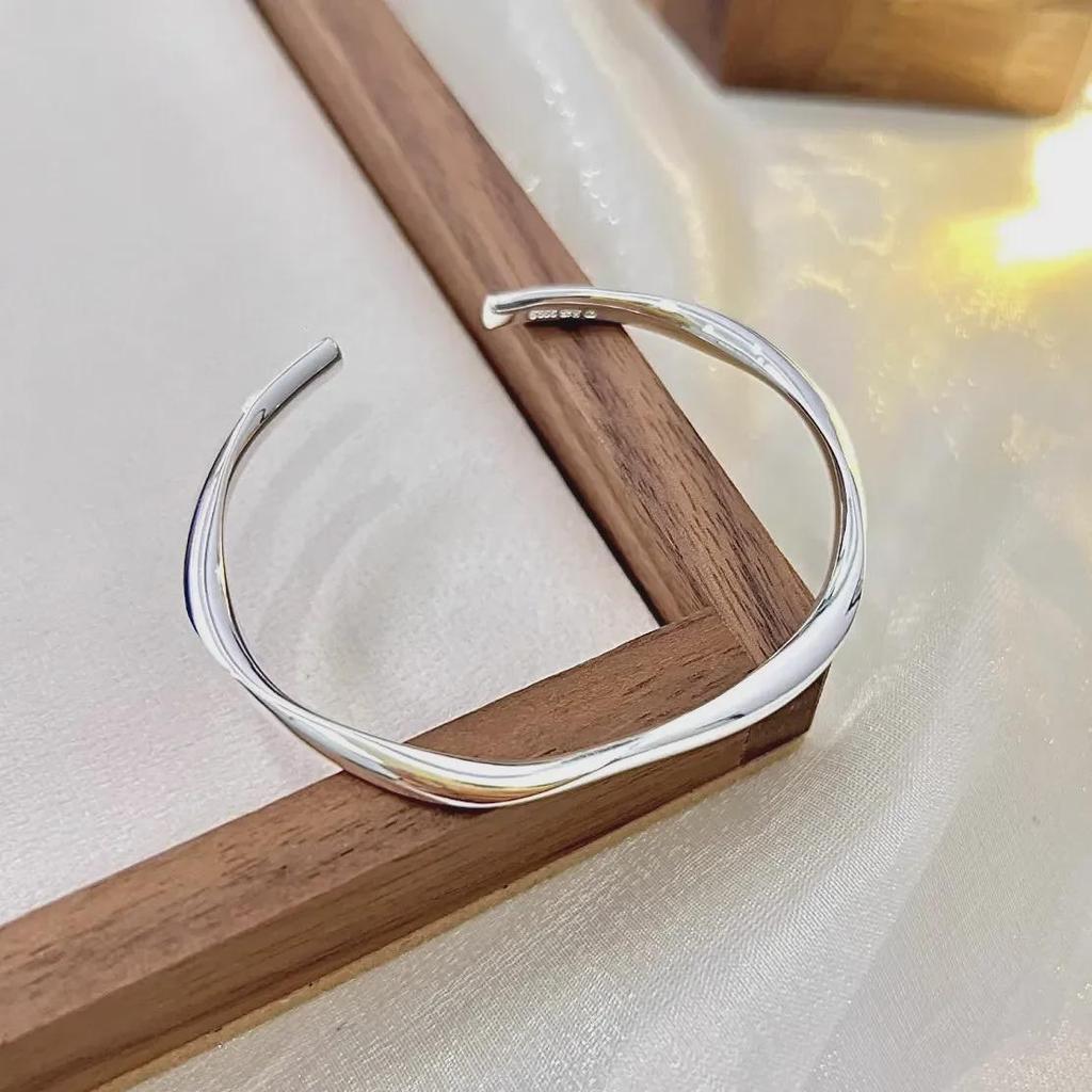 "9999 Sterling Silver Mobius Open Bracelet - Light Luxury Design for Men & Women, Ideal Gift for Young Couples and Students"