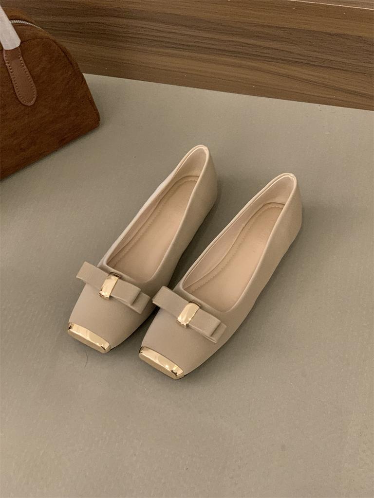 XINZHOU temperament gentle design sense commuting single shoes women's shoes 2025 Chinese New Year with skirt evening grandma shoes