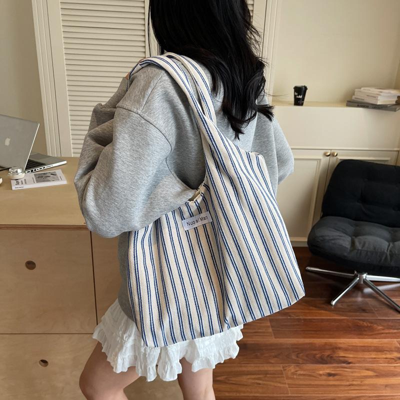 Canvas Bag Women's 2025 New Popular Summer Fashion Student Class Commuting Shoulder Bag Large Capacity Tote Bag