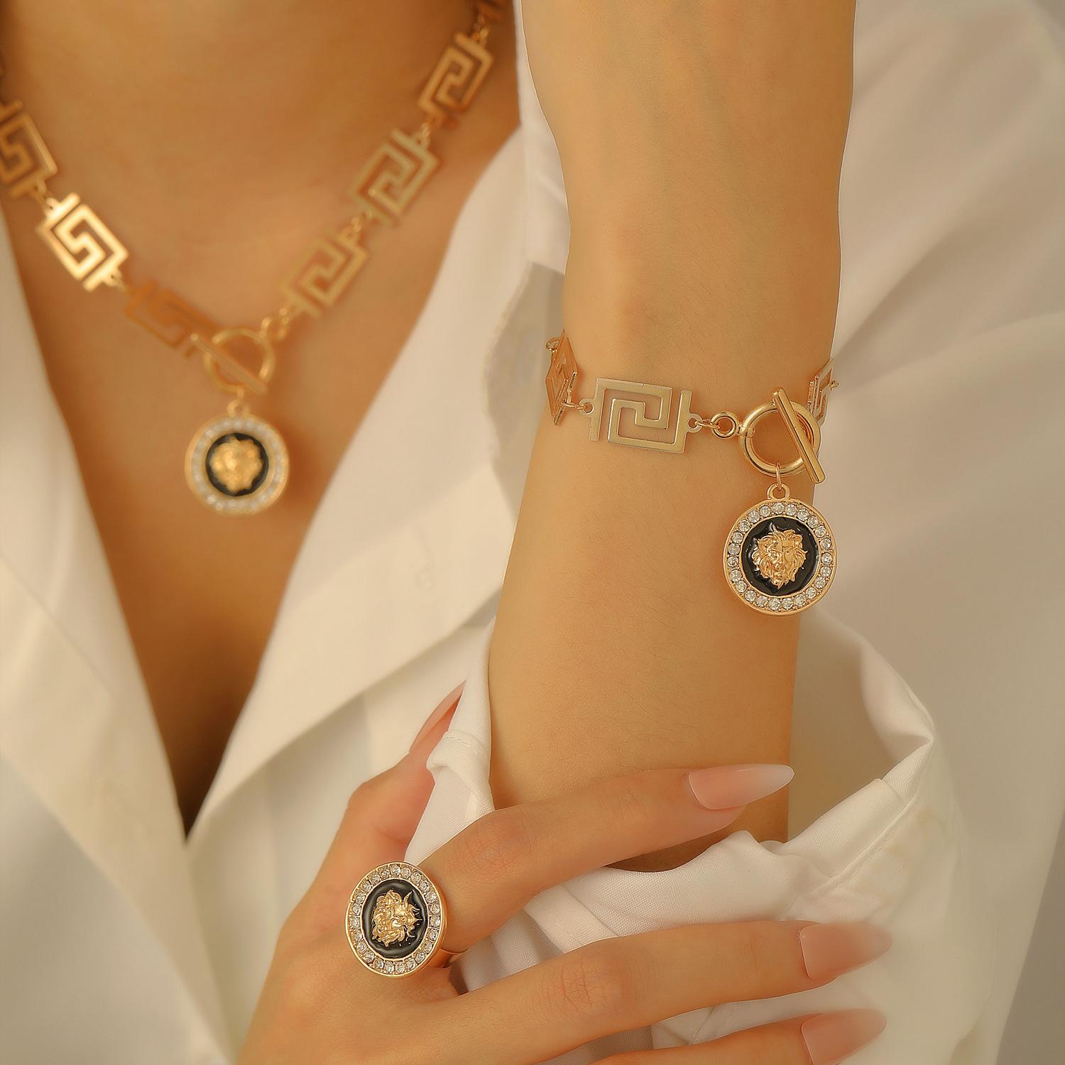 

Золотой ювелирный набор для женщин, ожерелья, браслет и серьги с подвеской в виде льва из кубического циркония, роскошный металлический стиль, подарок
