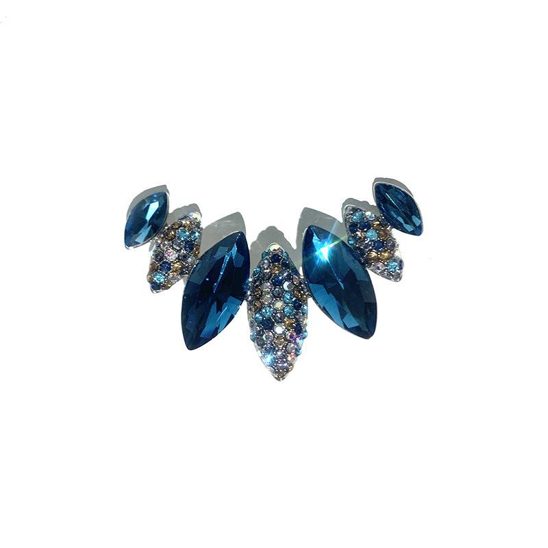 2024 Trendy Crystal Marquise Brooch: Elegant Cardigan Anti-exposure Accessory