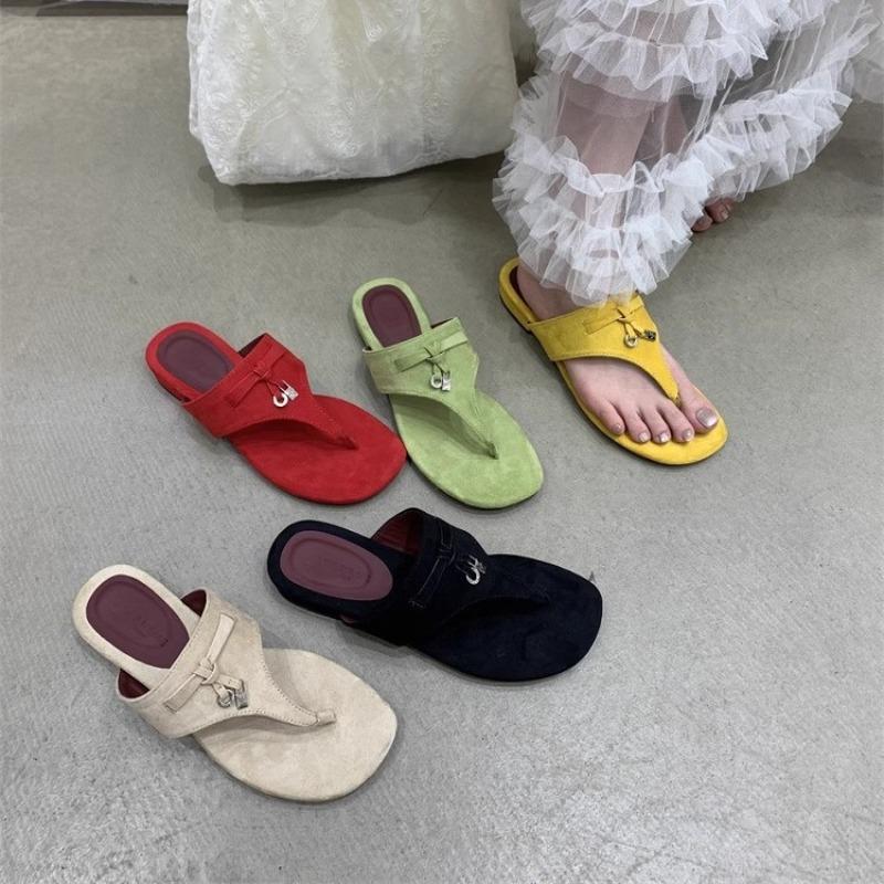 Beautiful Yellow Toe Thick Heel Flip-flops Female Summer Wear Fashionable Versatile Fairy Pinch Feet Low Heel Sandals
