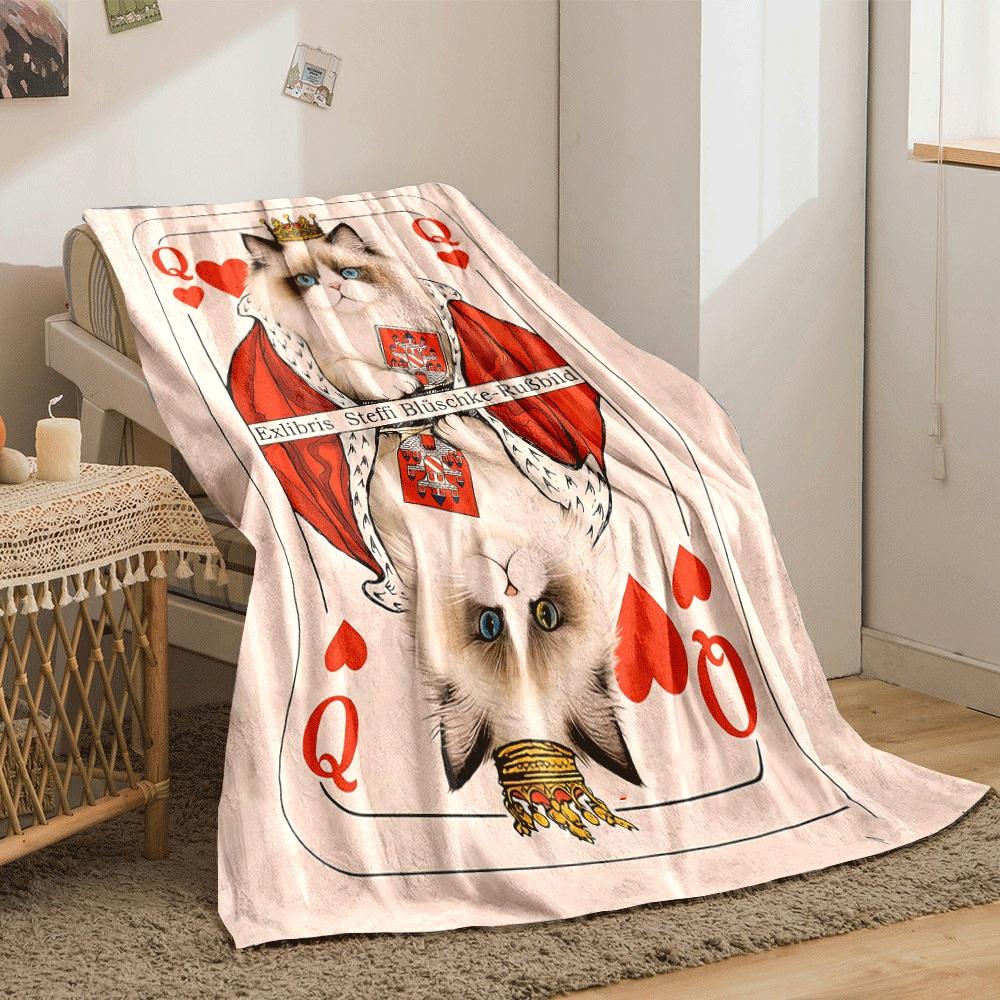 Eine königliche Katze, gekrönt und mit einem Umhang, gestaltet wie eine Herzkönigin-Karte. Decke für alle Jahreszeiten Mittagspause Überwurf Geschenk