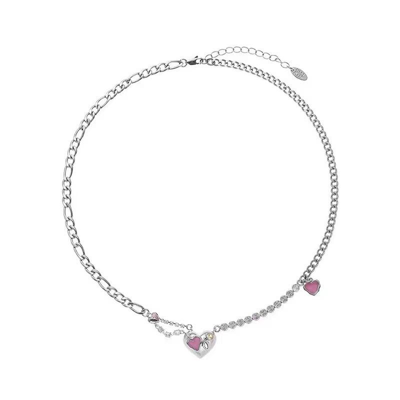

Sweet and cool wind diamond-encrusted love pendant necklace women s light luxury niche design simple collarbone chain necklace