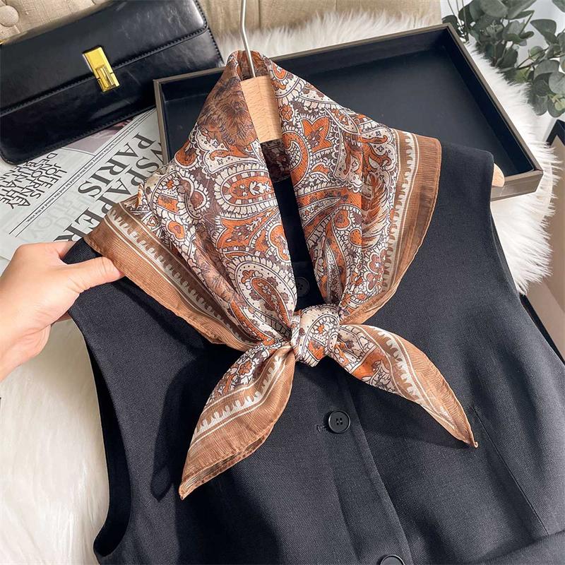 70cm Design Bandes De Cheveux Foulards Carres Mode Impression Satin Foulard En Soie Pour Les Femmes Foulard