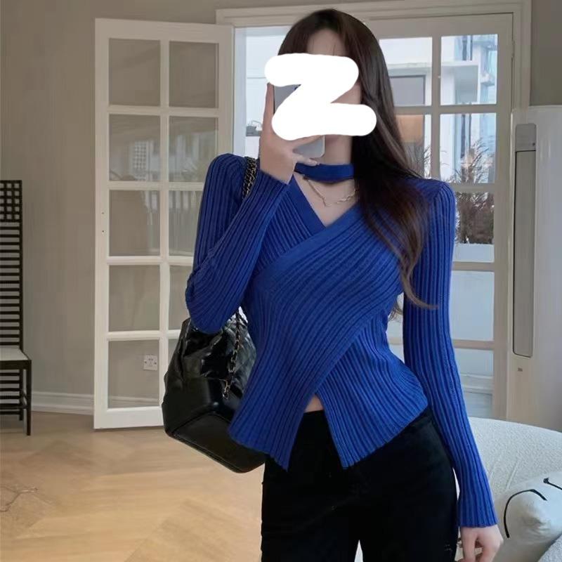 Autumn and Winter New Neck Knitted Bottoming Shirt Female Slim and Thin Design Sweater Pullover with Fashionable Inside