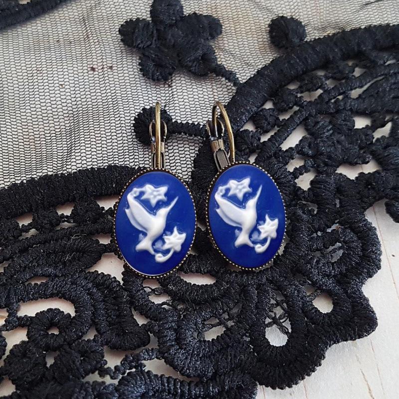 Gothic Skull Queen Cameo Crow Woman Charm Earrings