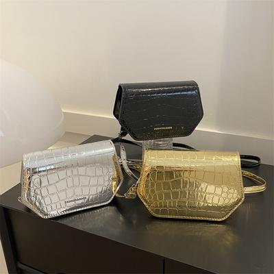 Popular Niche Creative Fashion Styling Crocodile Pattern Glossy Shoulder Messenger Bag Women's 2025 Autumn New Small Square Bag