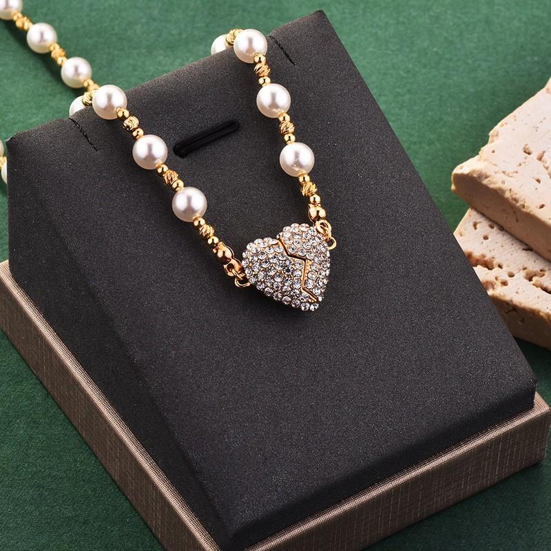Elegant Rhinestone Heart Pendant Necklace With Magnetic Clasp Pearl Chain Women Lightweight Layered Choker Style Pearl Magnetic Heart Charm