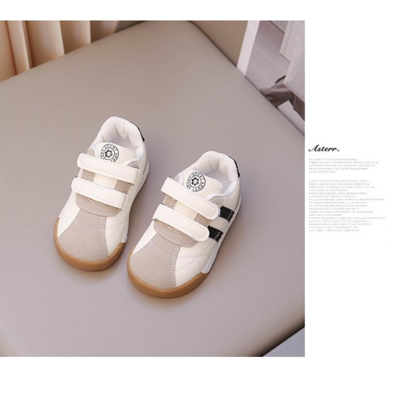 Kinder Freizeitschuhe Frühling und Herbst neue Kleinkindschuhe Jungen Baby weiche Sohle rutschfest Forrest Gump Schuhe Jungen weiße Schuhe Trend