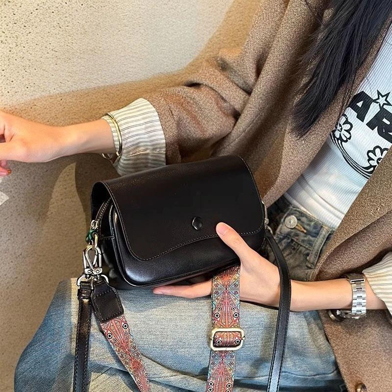 Genuine leather women's bag 2025 autumn and winter new model, shoulder and crossbody bag, fashionable casual niche design women's small square bag