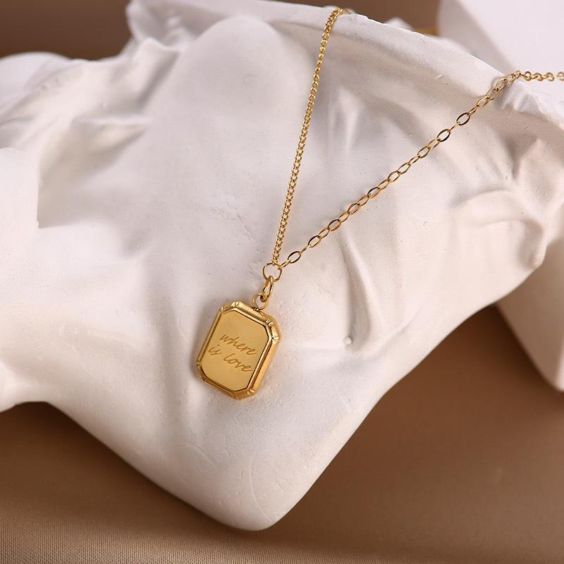 

Женское ожерелье из титановой стали с квадратной подвеской - Легкая роскошь, Трендовый, Универсальный модный аксессуар