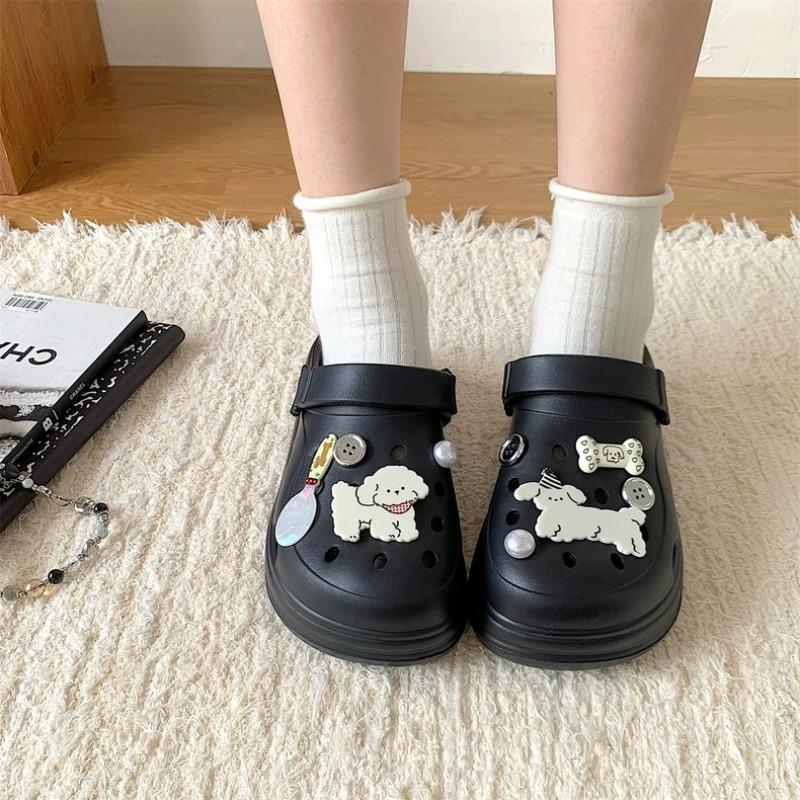 New Cute Line Trimmed Hook Thick-soled Cool Slippers Women's Summer Can Wet Water Bag Head Drag Non-slip Versatile Breathable Hole Shoes