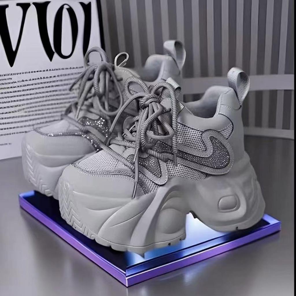 Chaussures Dad Femmes 2025 Automne/Hiver Nouvelle Mode Épaisses Semelles Intérieur Augmentant la Hauteur Pelucheuses Polyvalentes Décontractées Chaussures de Sport