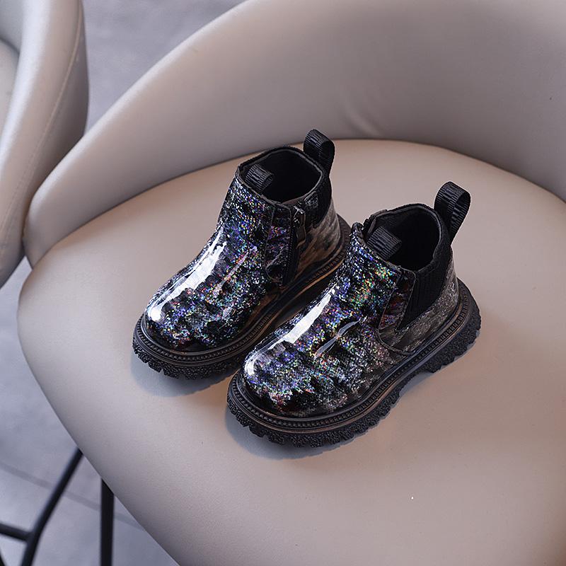 Autumn and Winter Girls' Shoes Children's Short Boots Shiny Leather Fashionable Suitable